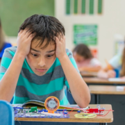 Stress kun je op deze manieren herkennen bij kinderen